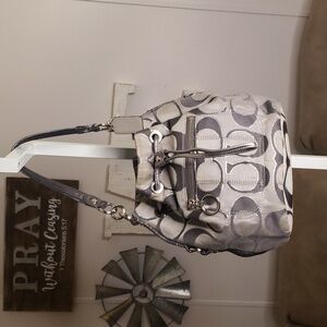 Coach Hobo Bucket Bag W/drawstring Gray Signature C